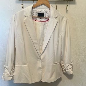 White women’s blazer size XL